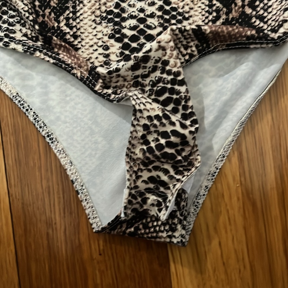 Bodysuit - Picture 3 of 3